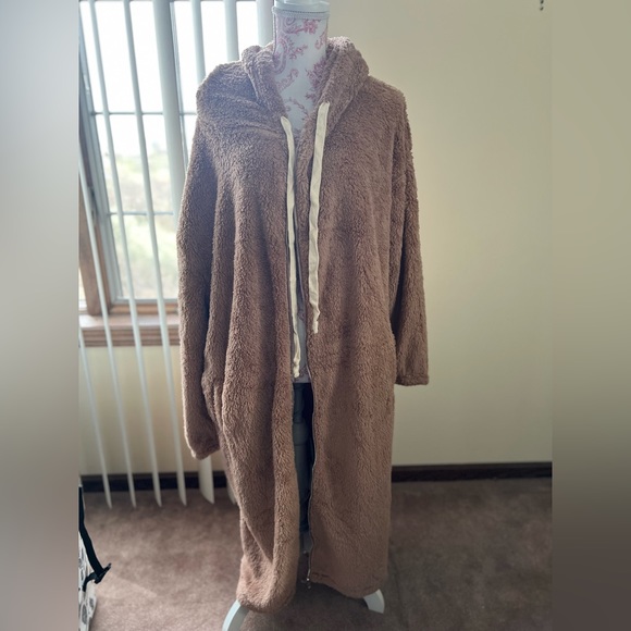 NWOT HYFVE FAUX FUR HOODIE JACKET | Mocha size S - Picture 5 of 9